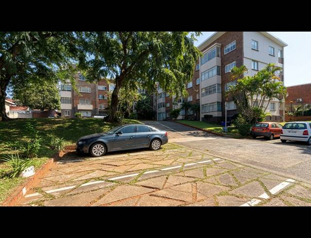 1 BEDROOM APARTMENT TO LET IN ESSENWOOD
